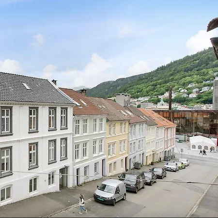 Moderne Midt I Hjertet Av Sentrum