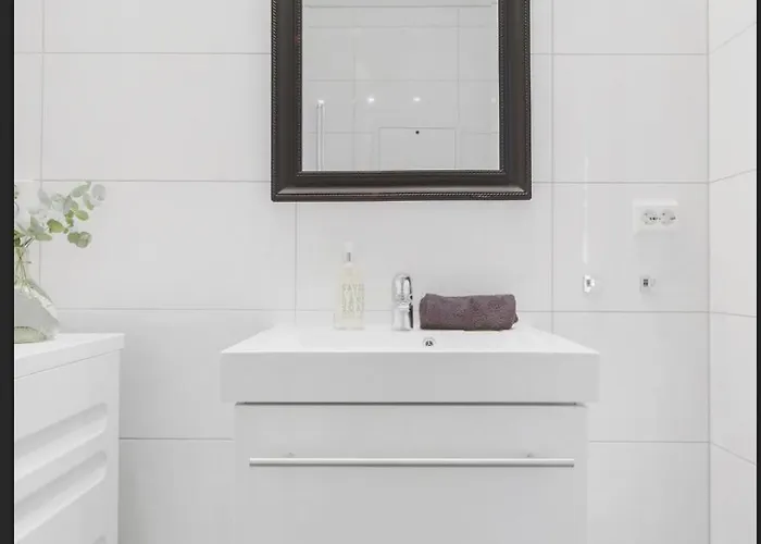 Moderne Midt I Hjertet Av Sentrum