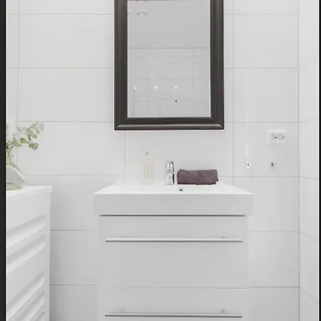 Moderne Midt I Hjertet Av Sentrum